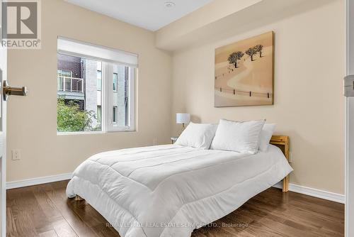 34 - 22 Applewood Lane, Toronto (Etobicoke West Mall), ON - Indoor Photo Showing Bedroom