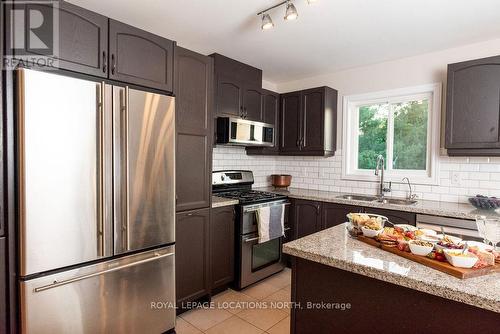 266 Spruce Street, Clearview (Stayner), ON - Indoor Photo Showing Kitchen With Stainless Steel Kitchen With Upgraded Kitchen