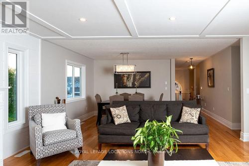 266 Spruce Street, Clearview (Stayner), ON - Indoor Photo Showing Living Room