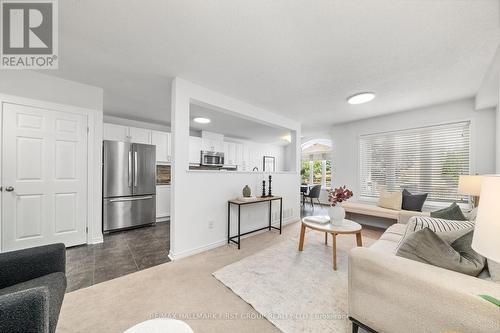 71 Westover Drive, Clarington (Bowmanville), ON - Indoor Photo Showing Living Room