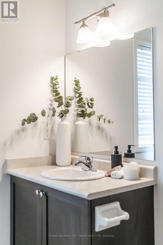 71 Westover Drive, Clarington (Bowmanville), ON - Indoor Photo Showing Bathroom