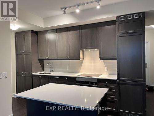 1606 - 9075 Jane Street, Vaughan, ON - Indoor Photo Showing Kitchen