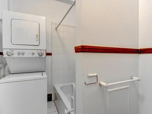 Bathroom - 6299  - 6301 Rue Mazarin, Montréal (Le Sud-Ouest), QC - Indoor Photo Showing Laundry Room