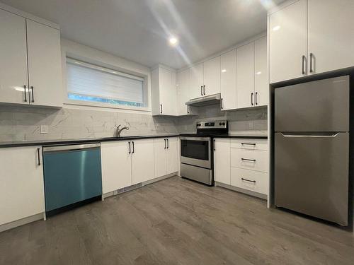 Kitchen - 5353  - 5355 Rue Domville, Longueuil (Saint-Hubert), QC - Indoor Photo Showing Kitchen With Upgraded Kitchen