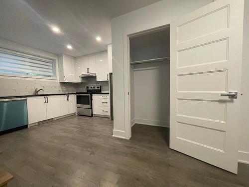 Dining room - 5353  - 5355 Rue Domville, Longueuil (Saint-Hubert), QC - Indoor Photo Showing Kitchen