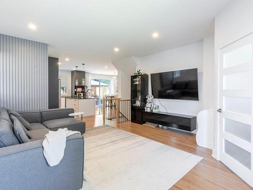 Living room - 5353  - 5355 Rue Domville, Longueuil (Saint-Hubert), QC - Indoor Photo Showing Living Room