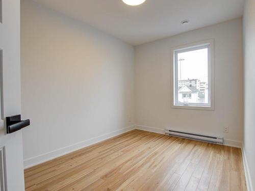 Bedroom - 104-10 Rue Marie-Rose, Salaberry-De-Valleyfield, QC - Indoor Photo Showing Other Room