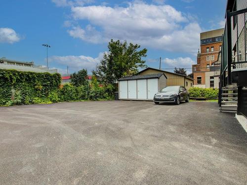 Parking - 104-10 Rue Marie-Rose, Salaberry-De-Valleyfield, QC - Outdoor