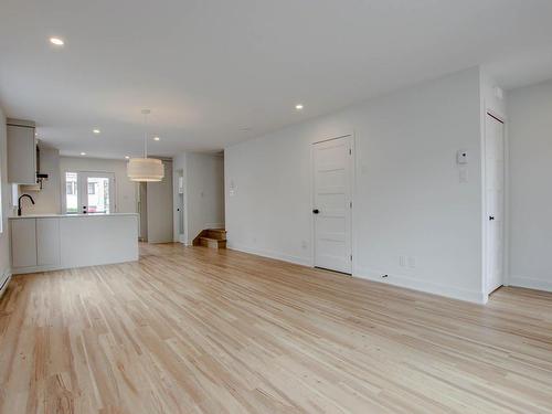 Overall view - 104-10 Rue Marie-Rose, Salaberry-De-Valleyfield, QC - Indoor Photo Showing Kitchen