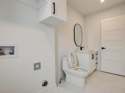 Powder room - 104-10 Rue Marie-Rose, Salaberry-De-Valleyfield, QC - Indoor