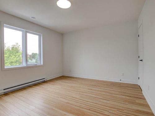 Master bedroom - 103-10 Rue Marie-Rose, Salaberry-De-Valleyfield, QC - Indoor Photo Showing Other Room