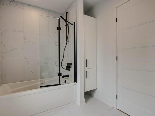 Bathroom - 103-10 Rue Marie-Rose, Salaberry-De-Valleyfield, QC - Indoor