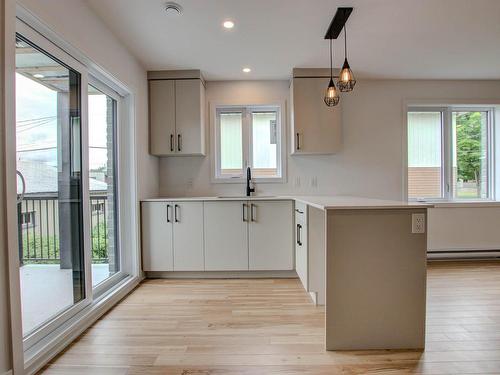 Kitchen - 103-10 Rue Marie-Rose, Salaberry-De-Valleyfield, QC - Indoor Photo Showing Kitchen