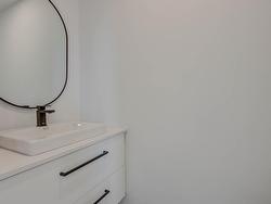 Powder room - 