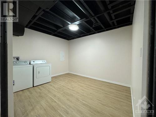 804 Hot Springs Way, Ottawa, ON - Indoor Photo Showing Laundry Room