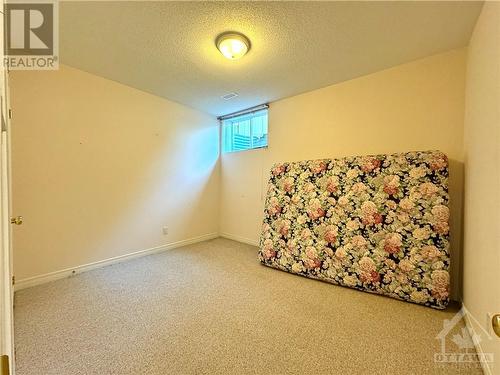 804 Hot Springs Way, Ottawa, ON - Indoor Photo Showing Other Room