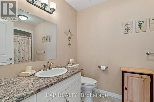 295 Station Street, North Middlesex (Parkhill), ON - Indoor Photo Showing Bathroom