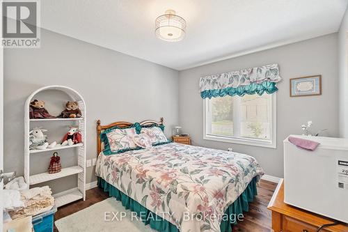 Spare bedroom for friends, or extended family. - 295 Station Street, North Middlesex (Parkhill), ON - Indoor Photo Showing Bedroom