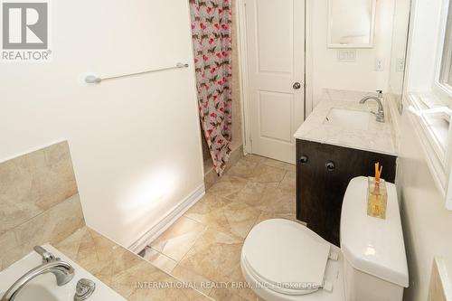 20 Fallis Crescent, Caledon, ON - Indoor Photo Showing Bathroom