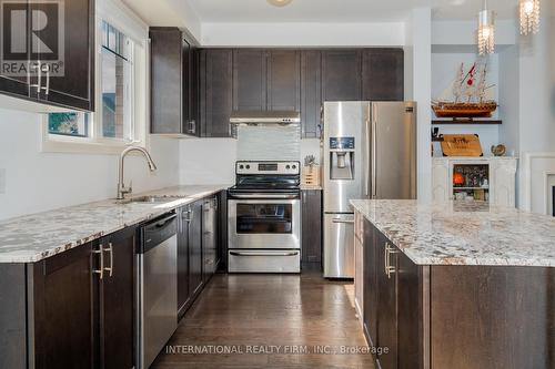 20 Fallis Crescent, Caledon, ON - Indoor Photo Showing Kitchen With Stainless Steel Kitchen With Upgraded Kitchen