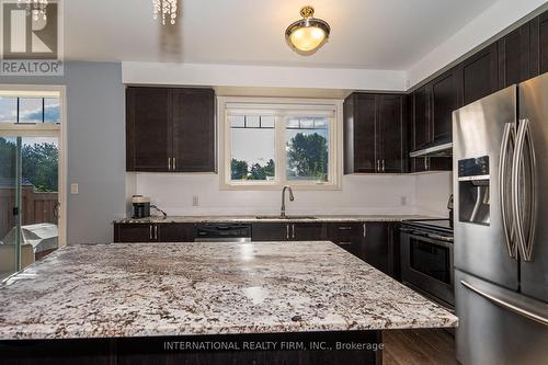 20 Fallis Crescent, Caledon, ON - Indoor Photo Showing Kitchen With Stainless Steel Kitchen