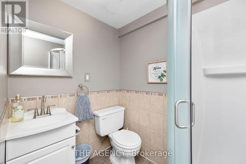 1004 Elizabeth Place, Oakville (Iroquois Ridge South), ON - Indoor Photo Showing Bathroom