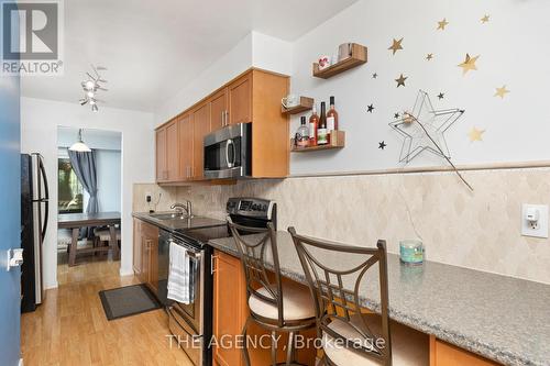 1004 Elizabeth Place, Oakville (Iroquois Ridge South), ON - Indoor Photo Showing Kitchen