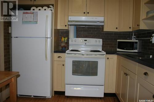 20 2201 14Th Avenue, Regina, SK - Indoor Photo Showing Kitchen