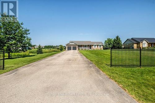 10 Simpson Street W, Mapleton (Alma), ON - Outdoor