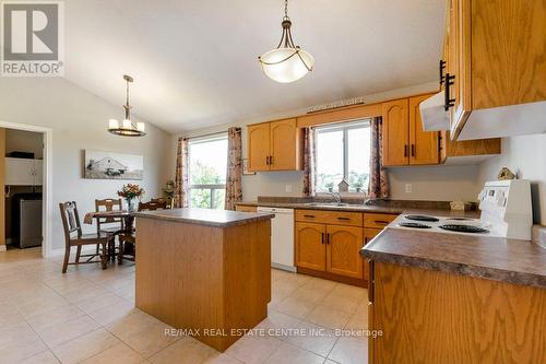 10 Simpson Street W, Mapleton (Alma), ON - Indoor Photo Showing Kitchen