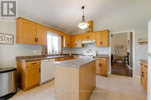 10 Simpson Street W, Mapleton (Alma), ON - Indoor Photo Showing Kitchen