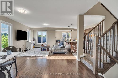 1424 Blackwell Boulevard, London, ON - Indoor Photo Showing Living Room