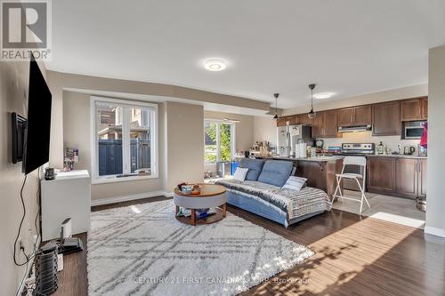 1424 Blackwell Boulevard, London, ON - Indoor Photo Showing Living Room