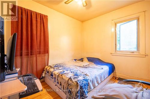 830 St Laurent Boulevard, Ottawa, ON - Indoor Photo Showing Bedroom