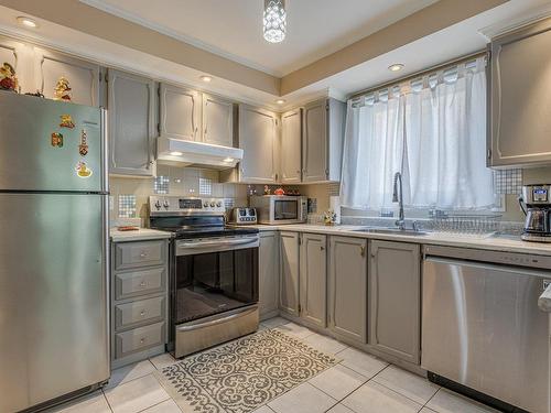 Kitchen - 201-13837 Rue Notre-Dame E., Montréal (Rivière-Des-Prairies/Pointe-Aux-Trembles), QC - Indoor Photo Showing Kitchen