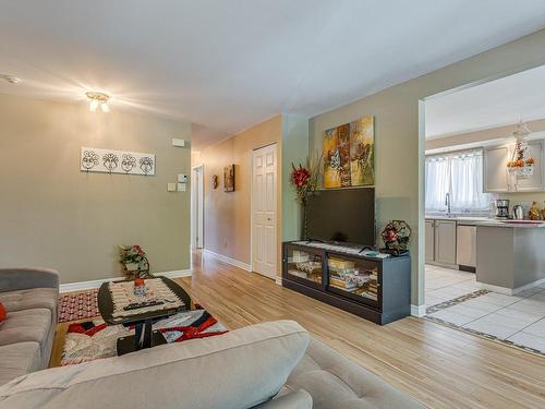 Living room - 201-13837 Rue Notre-Dame E., Montréal (Rivière-Des-Prairies/Pointe-Aux-Trembles), QC - Indoor Photo Showing Living Room