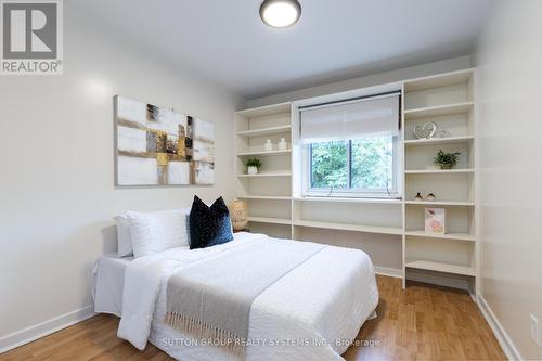 39 - 1180 Mississauga Valley Boulevard, Mississauga, ON - Indoor Photo Showing Bedroom