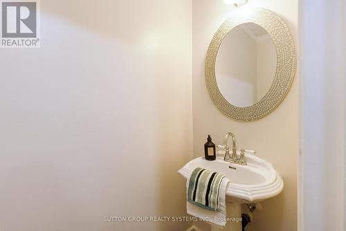 39 - 1180 Mississauga Valley Boulevard, Mississauga, ON - Indoor Photo Showing Bathroom