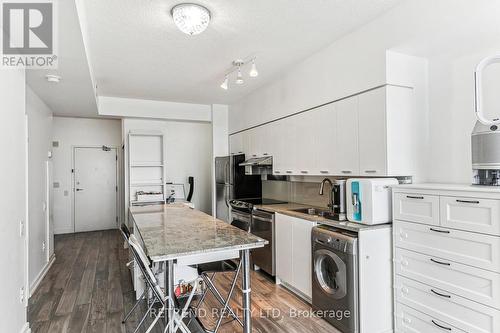 3010 - 33 Singer Court, Toronto (Bayview Village), ON - Indoor Photo Showing Kitchen