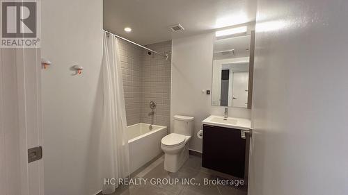 404 - 203 College Street, Toronto (Kensington-Chinatown), ON - Indoor Photo Showing Bathroom