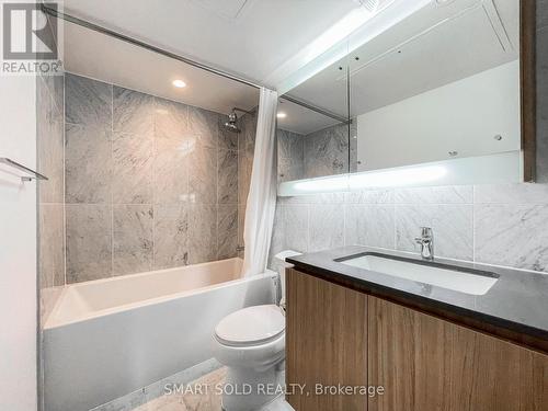 315 - 70 Queens Wharf Road, Toronto (Waterfront Communities), ON - Indoor Photo Showing Bathroom