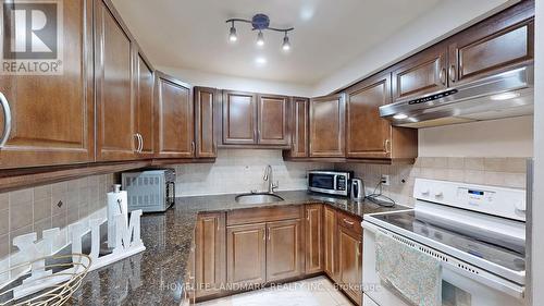 82 - 1209 Queen Street E, Toronto (South Riverdale), ON - Indoor Photo Showing Kitchen