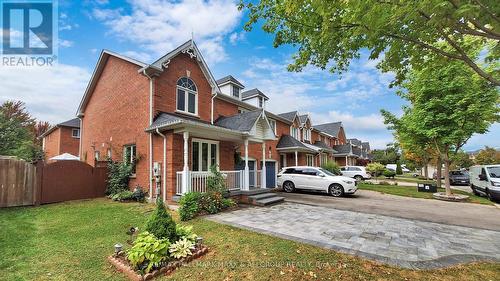 290 Marble Place, Newmarket (Woodland Hill), ON - Outdoor With Facade