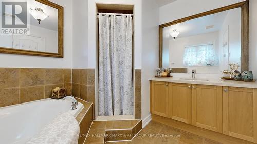 290 Marble Place, Newmarket (Woodland Hill), ON - Indoor Photo Showing Bathroom