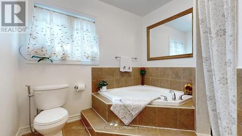 290 Marble Place, Newmarket (Woodland Hill), ON - Indoor Photo Showing Bathroom