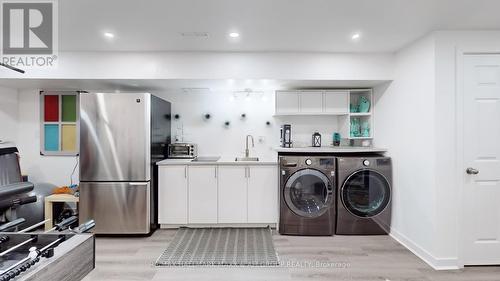 290 Marble Place, Newmarket (Woodland Hill), ON - Indoor Photo Showing Laundry Room