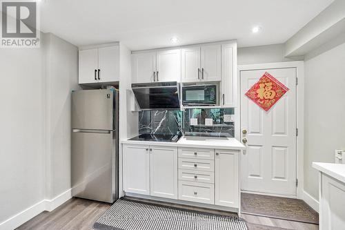 2473 Bur Oak Avenue, Markham, ON - Indoor Photo Showing Kitchen