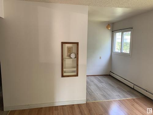 11732 130 St Nw, Edmonton, AB - Indoor Photo Showing Other Room