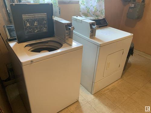 11732 130 St Nw, Edmonton, AB - Indoor Photo Showing Laundry Room