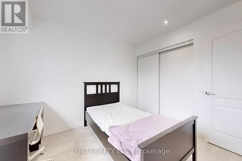 202 - 4600 Steeles Avenue E, Markham (Milliken Mills East), ON - Indoor Photo Showing Bedroom